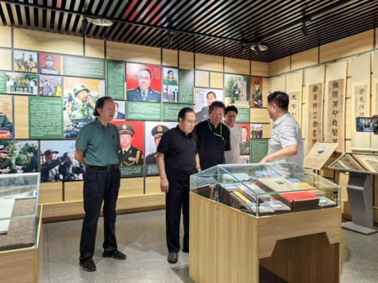 中国文促会主席杨晓阳谈“走遍中国”三省有感