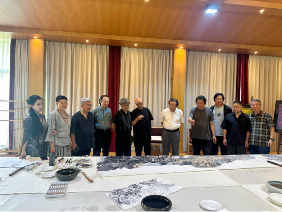 中国文促会主席杨晓阳谈“走遍中国”三省有感